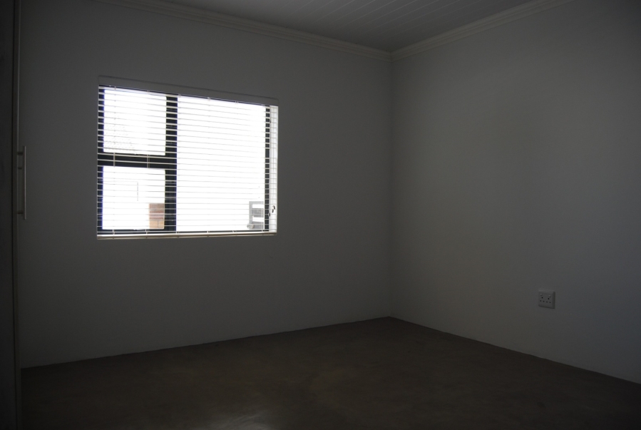 To Let 3 Bedroom Property for Rent in Golden Mile Western Cape